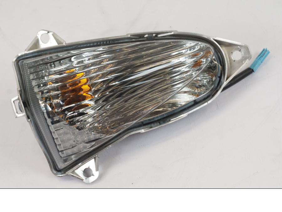 Framsidan på Blinkers från en Honda NT 700 -2008 motorcykel.