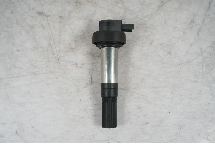 Framsidan på Tändspole från en BMW S 1000 XR -2019 motorcykel.