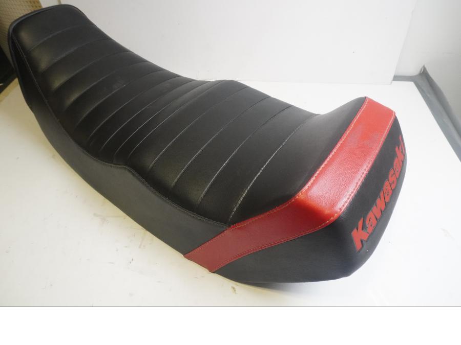 Framsidan på Sadel från en Kawasaki GPZ 1100 -1985 motorcykel.