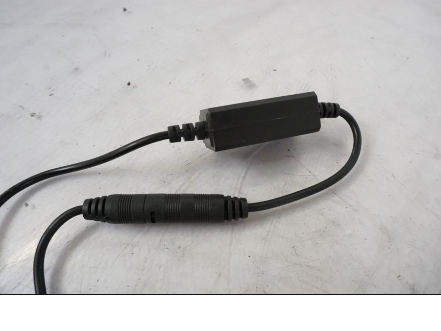 Snett uppifrån på USB-uttag från en Kawasaki Z 800 -2014 motorcykel.