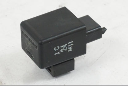 Vänster sida på Blinkersrelä från en Yamaha MT-07 -2019 motorcykel.