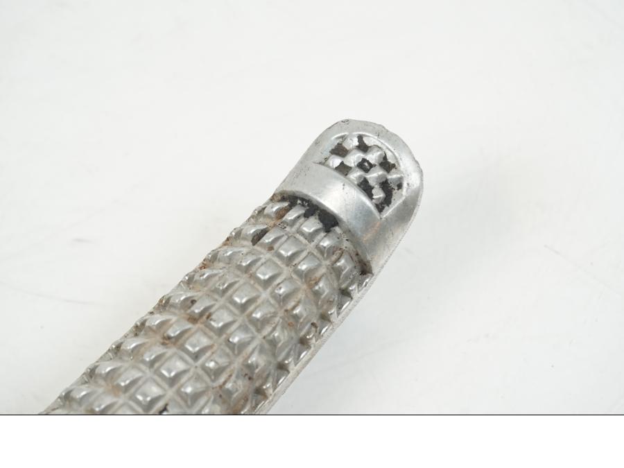 Höger sida på Fotpinne från en Suzuki GSX-R 750 -2001 motorcykel.