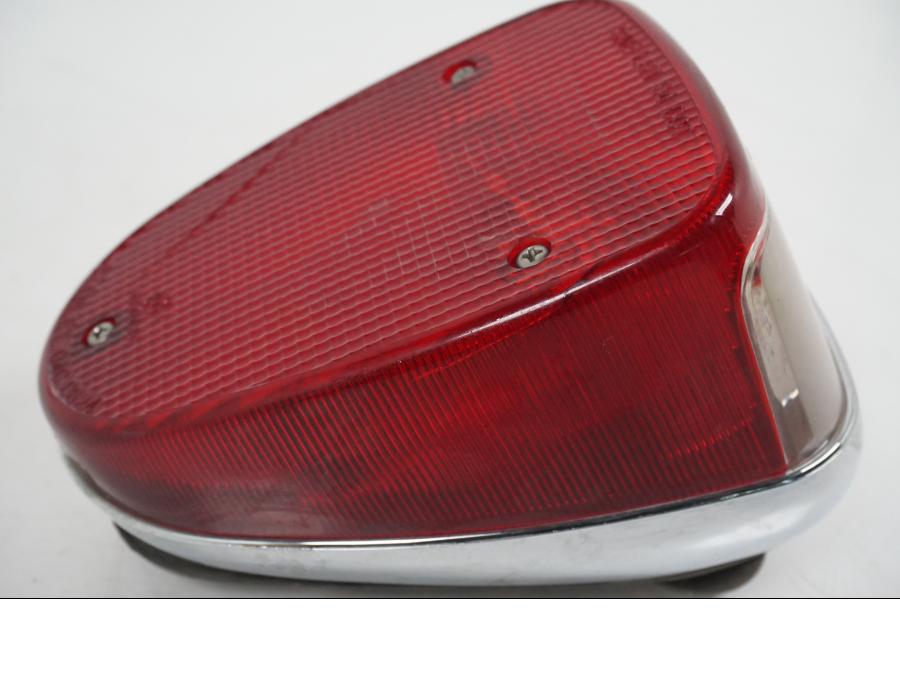 Snett nerifrån på Baklampa från en Yamaha XV 1600 -1999 motorcykel.