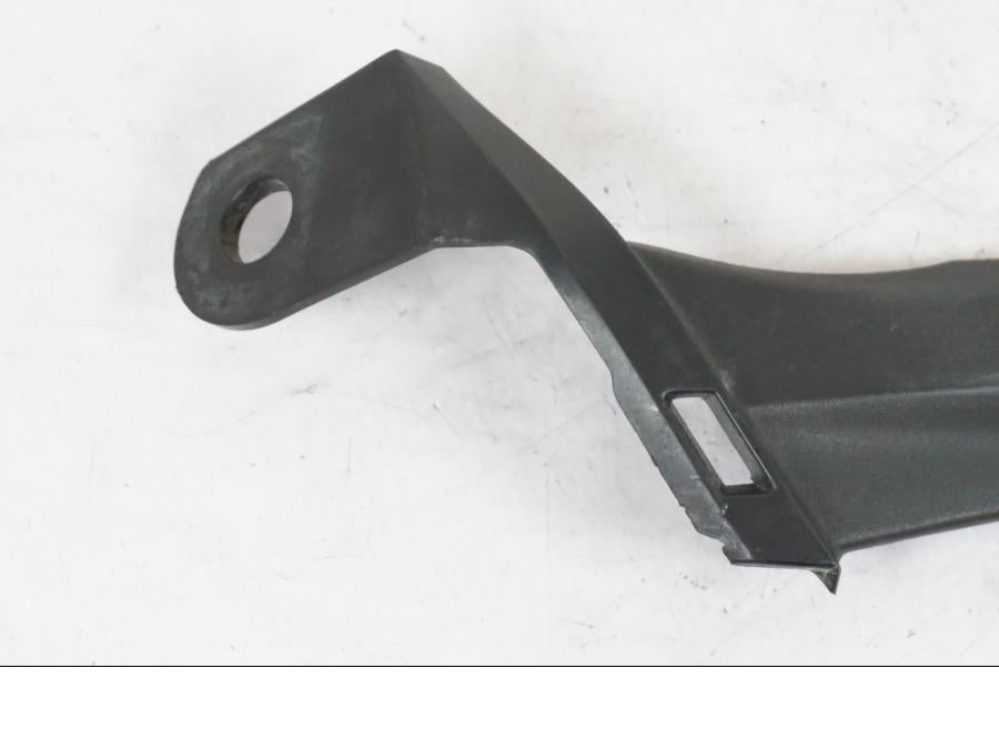 Baksidan på Magkåpa från en Suzuki GSX-S 1000 -2017 motorcykel.