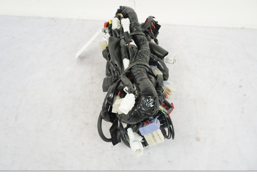 Höger sida på Kabelstam från en Yamaha MT 125 -2017 motorcykel.