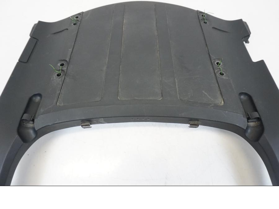 Baksidan på Topboxplatta från en BMW K 1200 LT -2004 motorcykel.