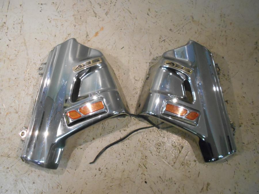 Framsidan på Gaffelbendekor från en Honda GL 1800 -2001 motorcykel.