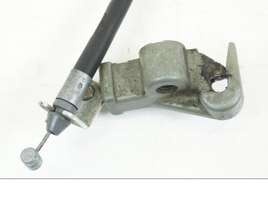 Vänster sida på Sadellåsmekanism från en Honda CB 600 F -2008 motorcykel.