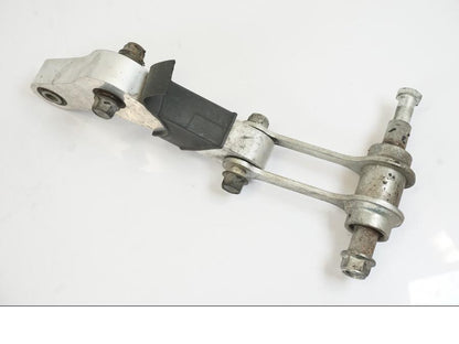 Höger sida på Stötdämparlänkage från en Yamaha MT-07 -2016 motorcykel.