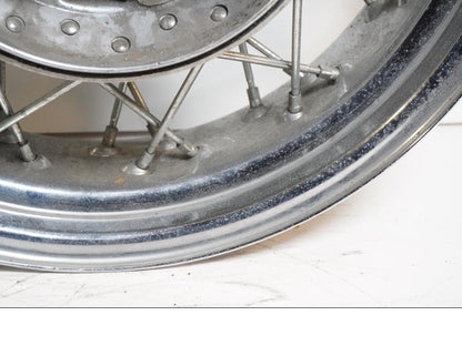 Extrabild4 på Fälg från en Yamaha XVS 1100 -2000 motorcykel.