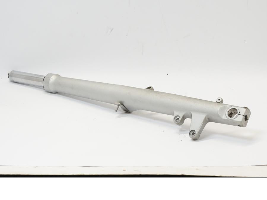 Framsidan på Gaffelben från en BMW R 1150 RS -2004 motorcykel.