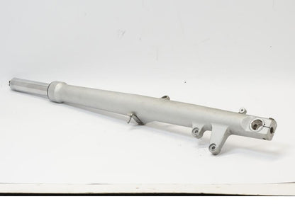 Framsidan på Gaffelben från en BMW R 1150 RS -2004 motorcykel.