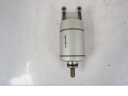 Höger sida på Startmotor från en Honda CRF 1000 Africa Twin -2016 motorcykel.