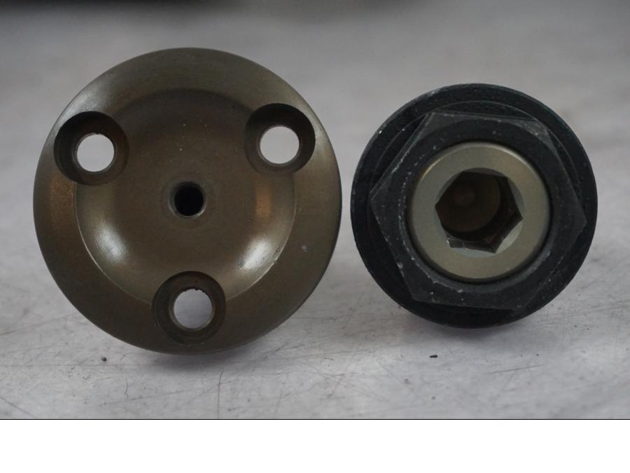 Baksidan på Sving från en BMW R 1200 R -2007 motorcykel.