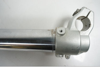 Baksidan på Gaffelben från en AJP PR7 -2021 motorcykel.