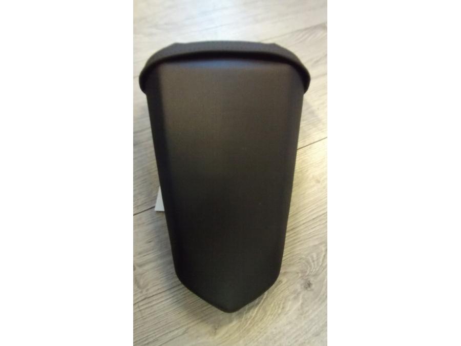 Höger sida på Sadel från en Yamaha YZF 1000 R1 -2015 motorcykel.