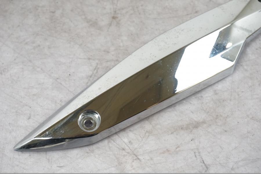 Höger sida på Vindrutefäste från en BMW K 1600 GTL -2015 motorcykel.