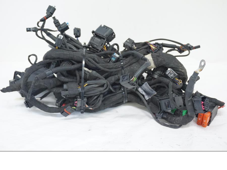 Höger sida på Kabelstam från en BMW K 1600 -2015 motorcykel.