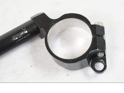 Snett uppifrån på Styre från en Kawasaki ZX-6R -2011 motorcykel.