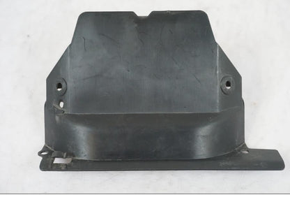 Framsidan på Undertail från en Yamaha XVS 1100 -2004 motorcykel.