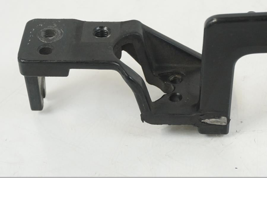 Höger sida på Passagerarhandtag från en Kawasaki ZZR 1100 -1994 motorcykel.