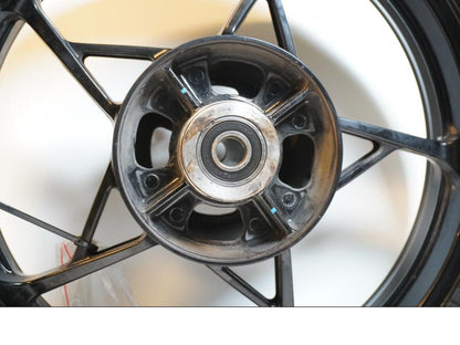 Extrabild3 på Fälg från en Kawasaki Z 900 -2017 motorcykel.