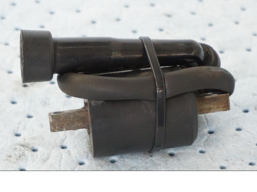 Baksidan på Tändspole från en Yamaha XV 535 -1995 motorcykel.