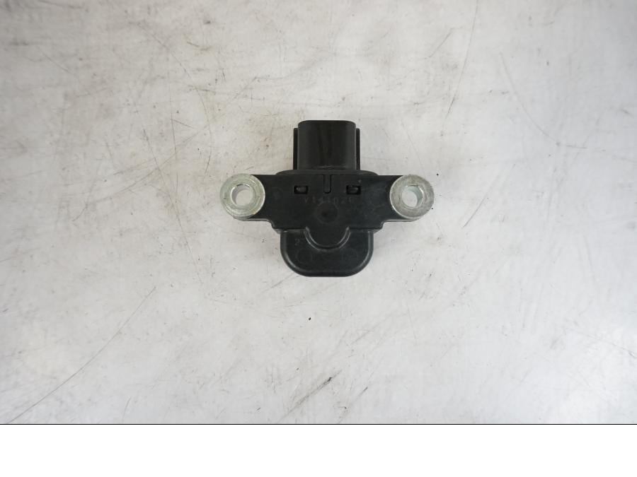 Vänster sida på Tilt Sensor från en Kawasaki Versys 650 -2014 motorcykel.