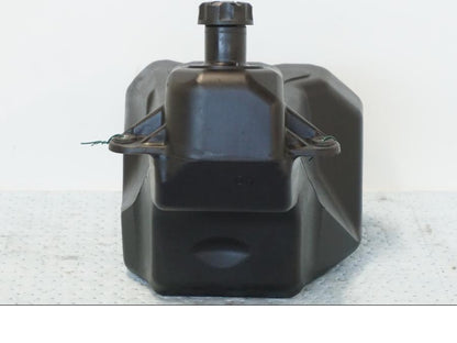 Extrabild2 på Bensintank från en Yamaha X-Max 250 -2016 scooter.