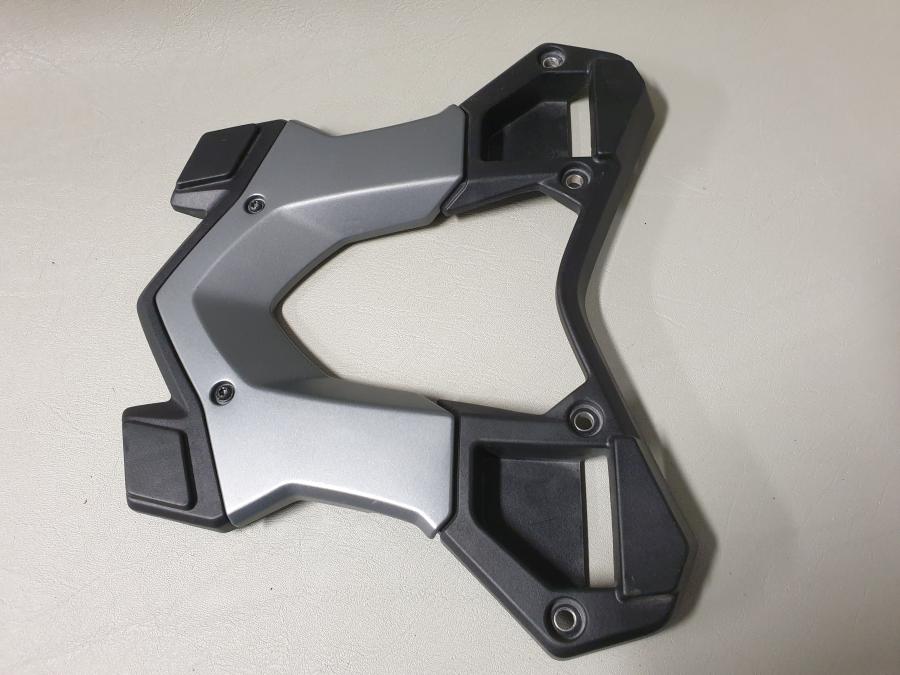 Baksidan på Pakethållare från en BMW R 1200 R -2014 motorcykel.