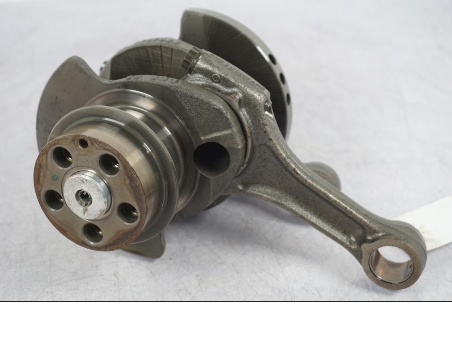 Snett nerifrån på Vevaxel från en BMW R NineT -2017 motorcykel.