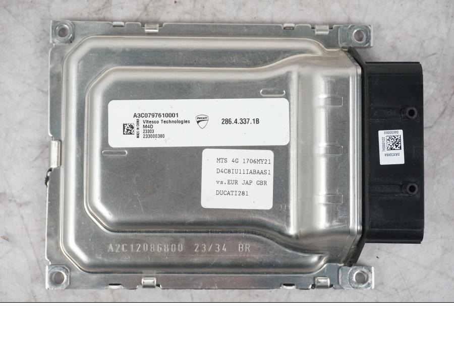 Baksidan på CDI / ECU från en Ducati Multistrada V4 -2024 motorcykel.