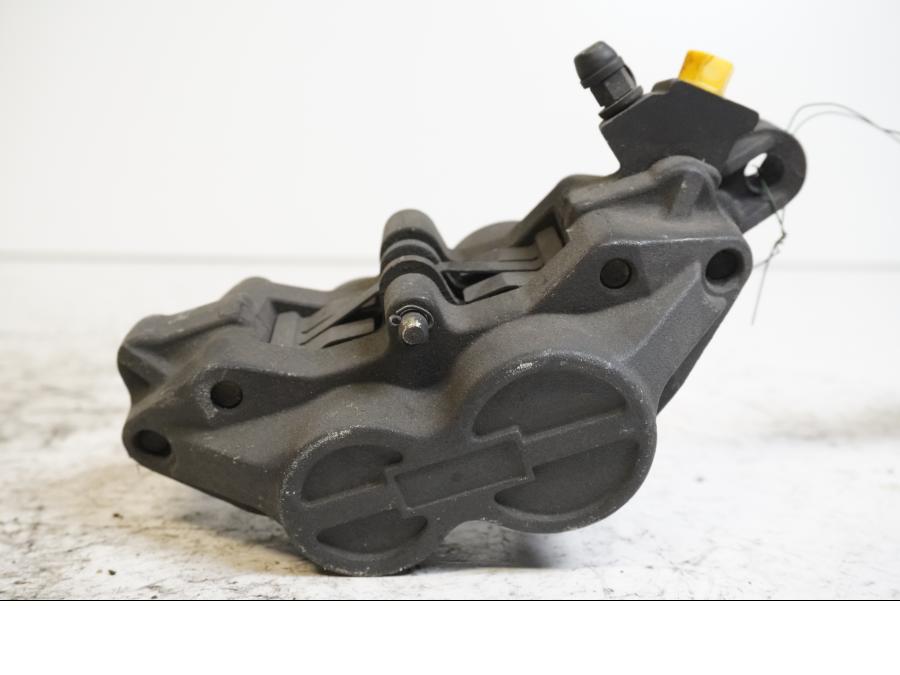 Baksidan på Bromsok från en Triumph TT 600 -2001 motorcykel.