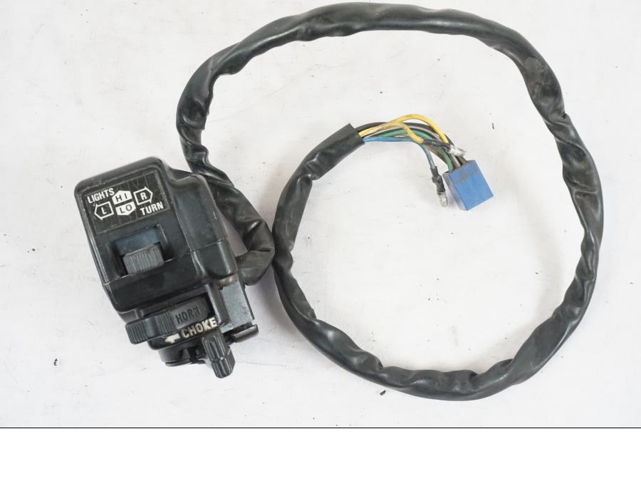 Framsidan på Styrelreglage från en Suzuki GSX 550 EF -1985 motorcykel.