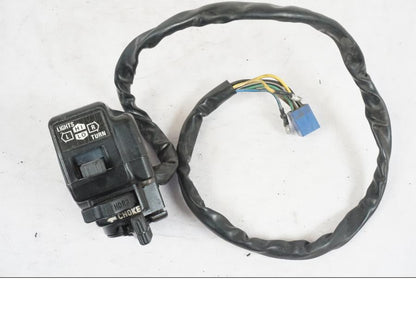 Framsidan på Styrelreglage från en Suzuki GSX 550 EF -1985 motorcykel.