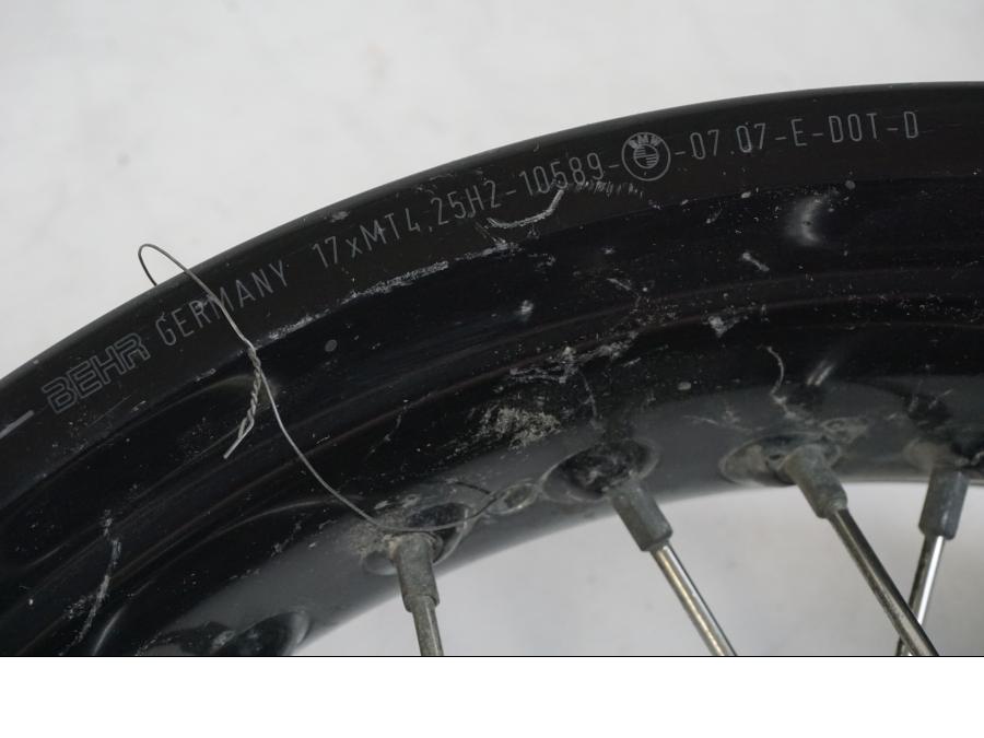 Extrabild1 på Fälg från en BMW F 800 GS -2008 motorcykel.