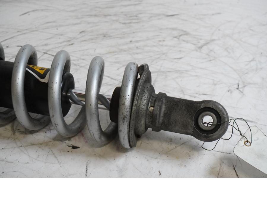 Baksidan på Stötdämpare från en Yamaha FZ-1 N -2007 motorcykel.