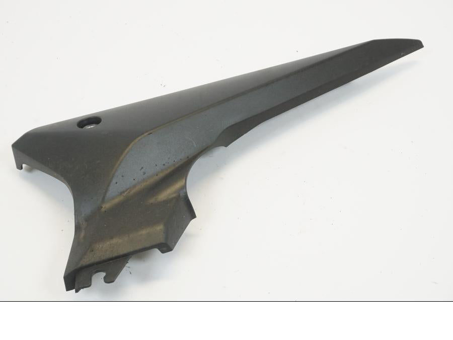 Framsidan på Sidopanel från en Yamaha XJ 6 -2011 motorcykel.