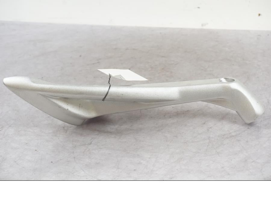 Snett uppifrån på Styrfäste från en BMW K 1600 GTL -2015 motorcykel.