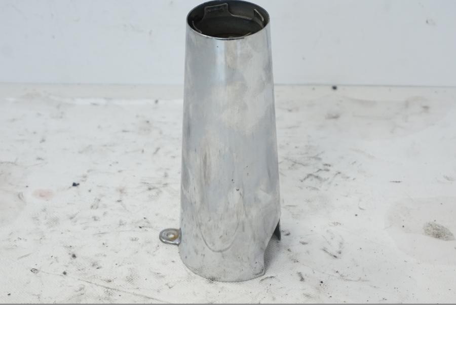 Framsidan på Gaffelbensskydd från en Kawasaki VN 1500 -1996 motorcykel.