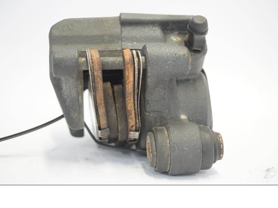 Höger sida på Bromsok från en Suzuki DL 1000 -2003 motorcykel.