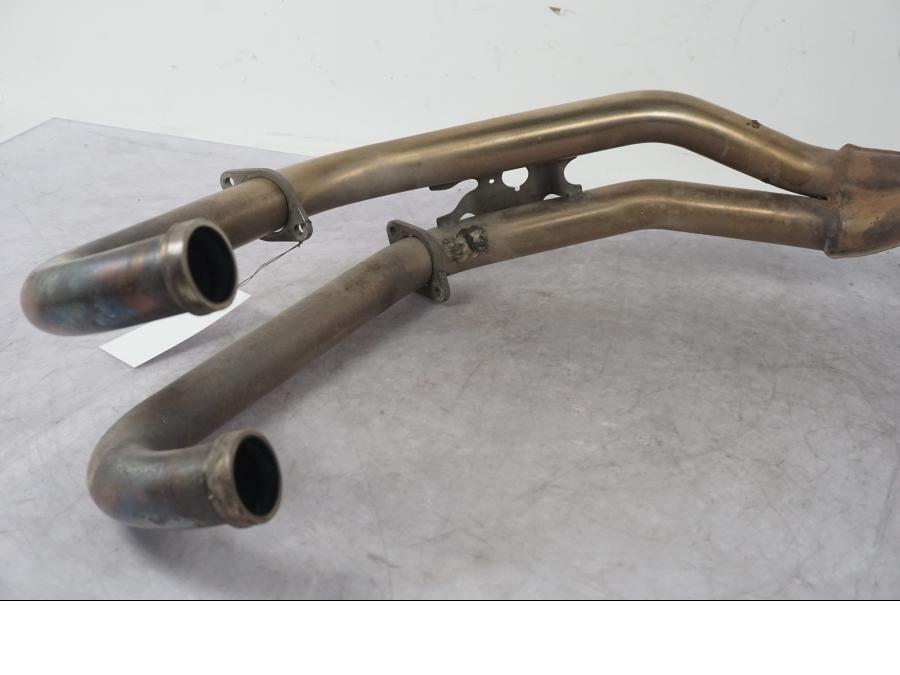 Snett uppifrån på Grenrör från en BMW F 800 R -2018 motorcykel.