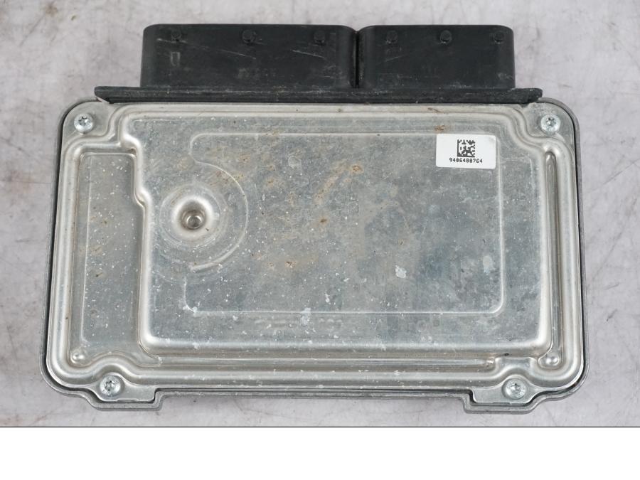 Snett uppifrån på Motronic styrenhet från en BMW K 1600 GTL -2015 motorcykel.