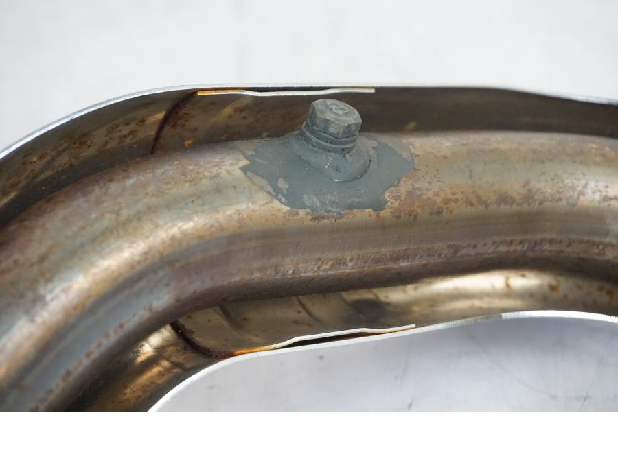 Extrabild2 på Grenrör från en Yamaha XVS 1100 -2004 motorcykel.