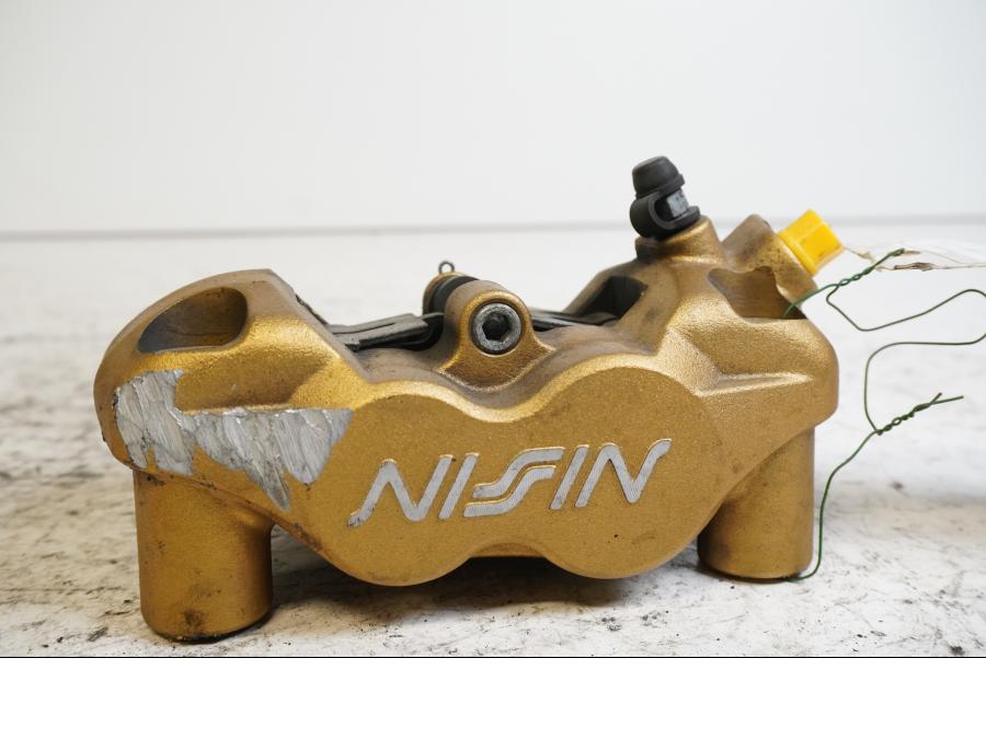 Framsidan på Bromsok från en Triumph Street Triple R -2011 motorcykel.