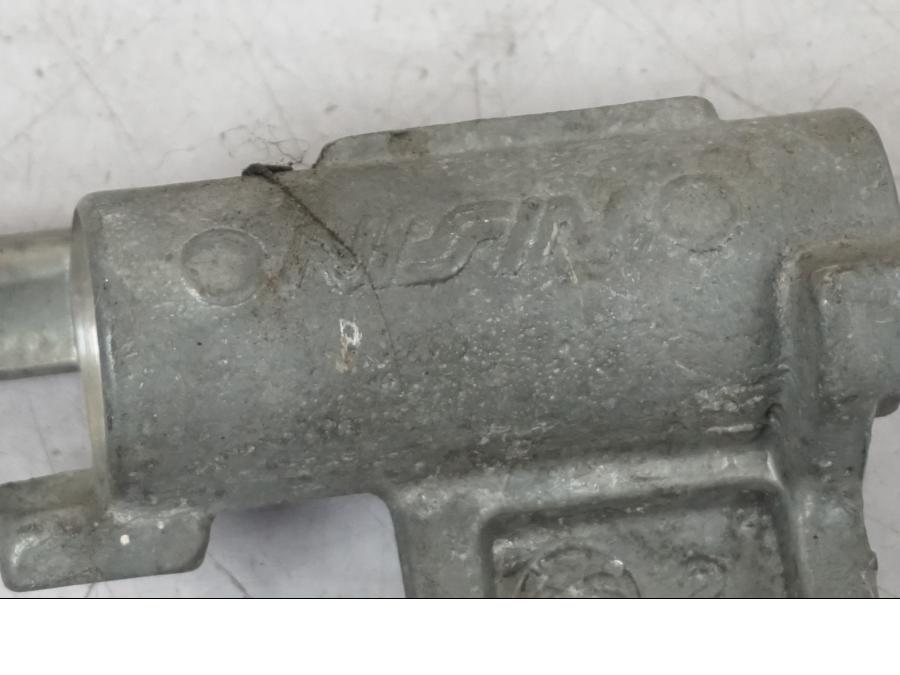 Baksidan på Bromsfördelare från en Suzuki SV 650 -1999 motorcykel.