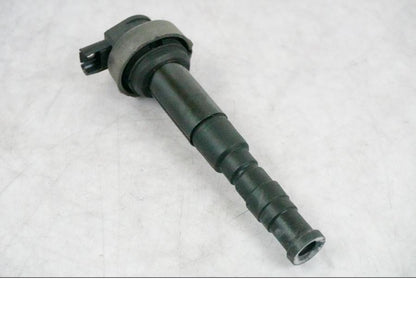 Höger sida på Tändspole från en BMW K 1200 S -2005 motorcykel.