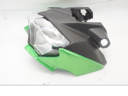 Höger sida på Strålkastare från en Kawasaki Z 400 -2020 motorcykel.