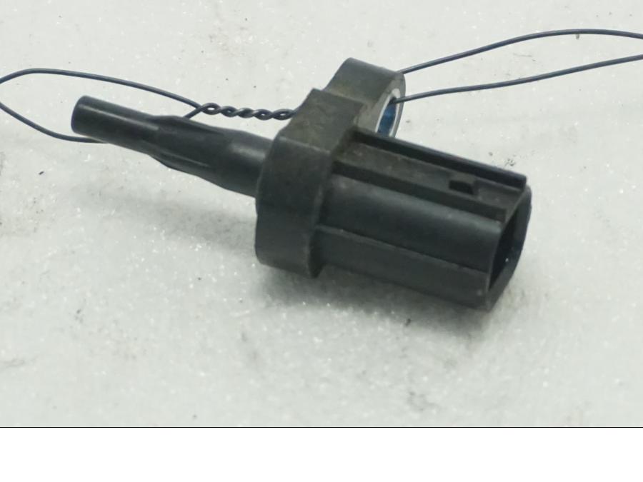 Framsidan på Luftburksensor från en Kawasaki Versys 650 -2008 motorcykel.