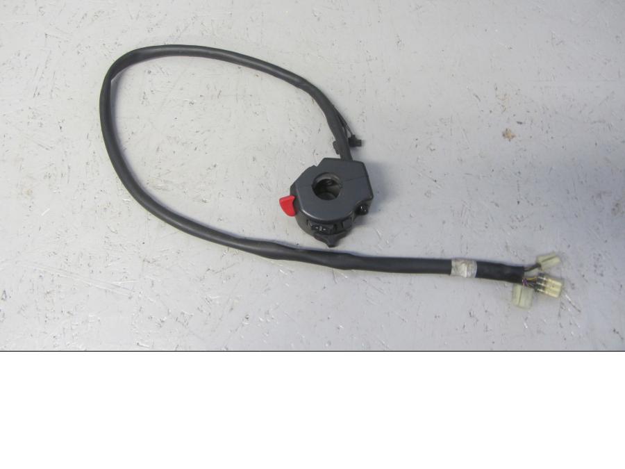 Framsidan på Styrelreglage från en Yamaha XVS 1300 -2007 motorcykel.